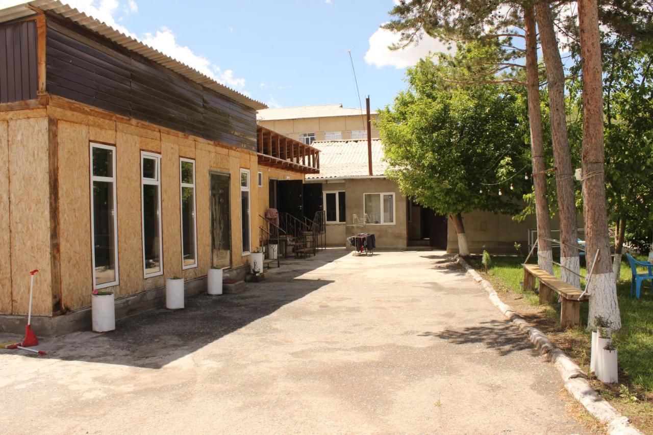 Guest House Jamal Naryn Exterior foto